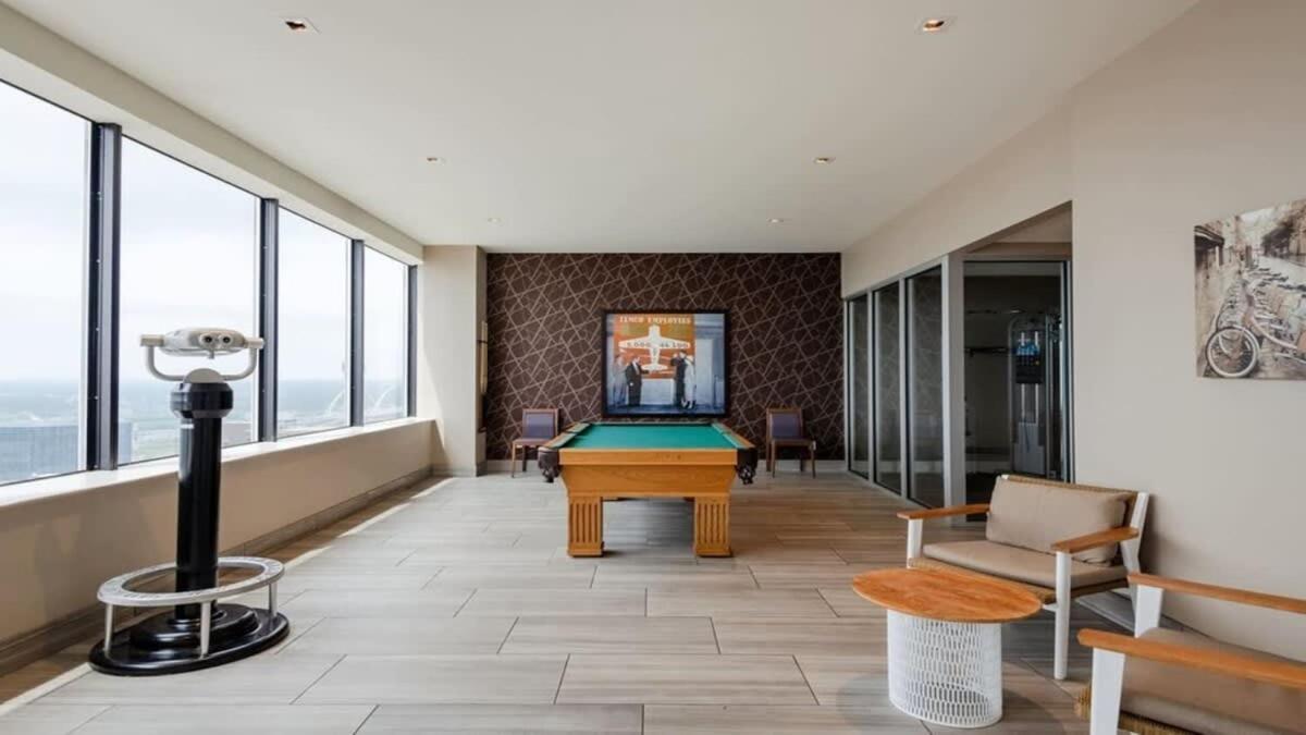 16th FL Bold CozySuites with pool, gym #3
