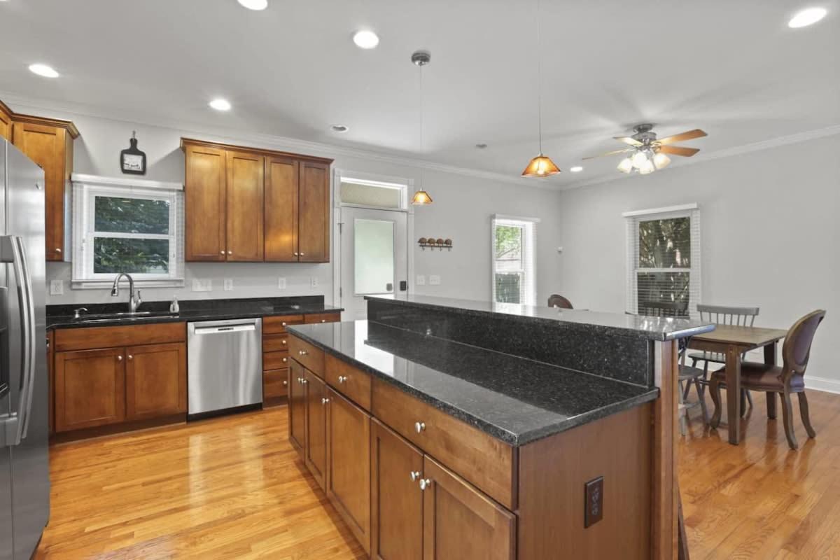 Housepitality - The Victorian Vacation Home