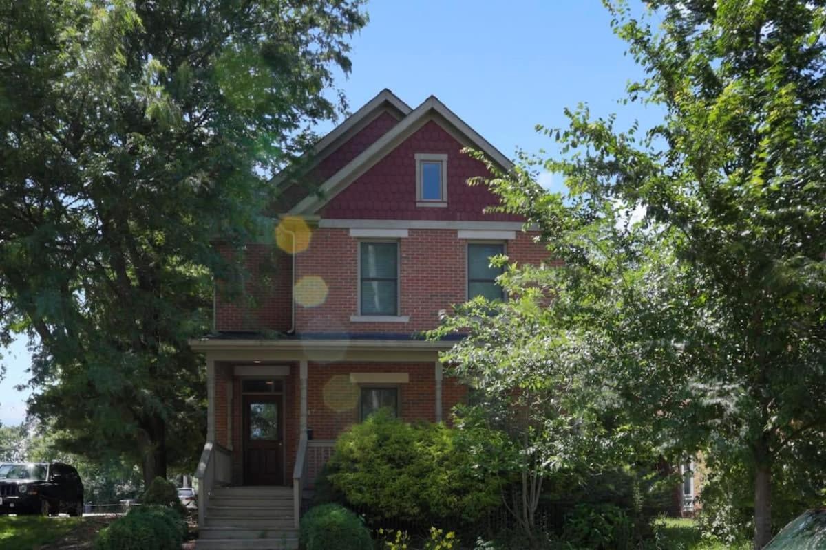 Housepitality - The Victorian Vacation Home