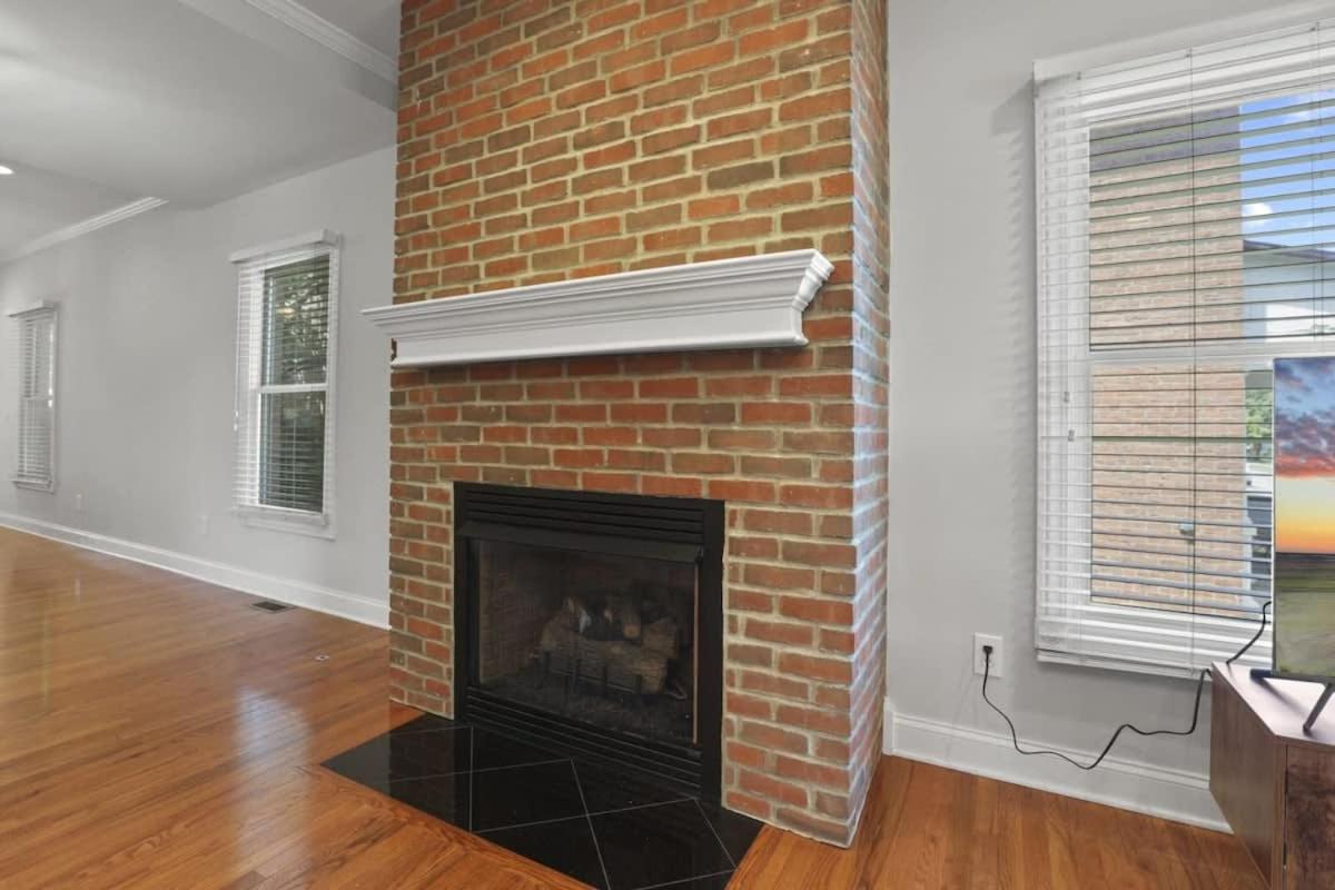 Housepitality - The Victorian Vacation Home