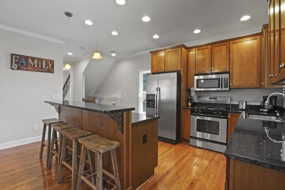 Housepitality - The Victorian Vacation Home