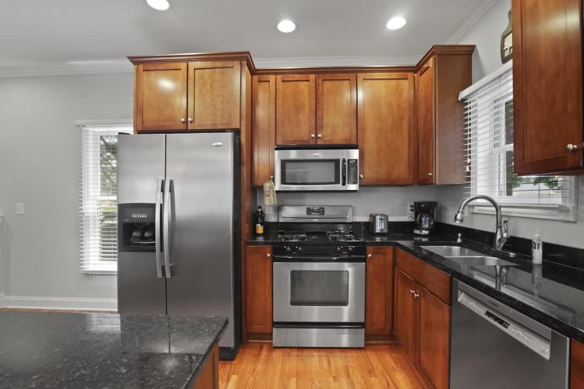 Housepitality - The Victorian Vacation Home