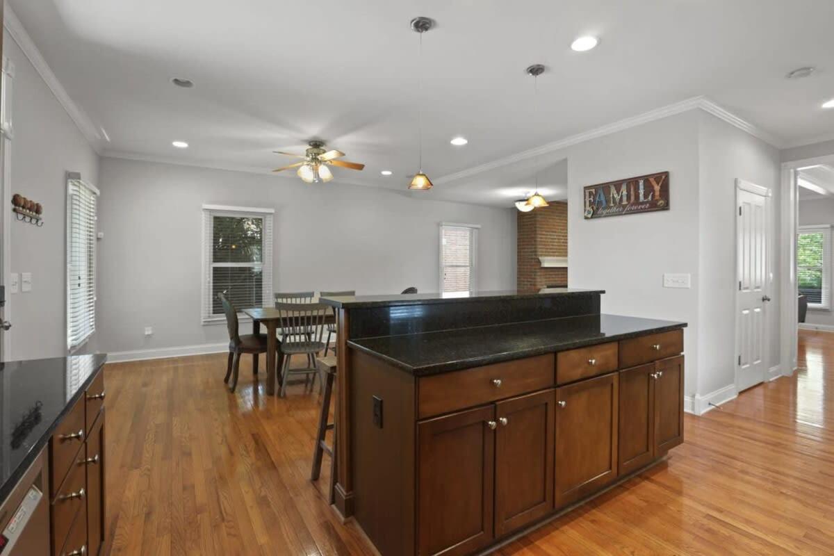 Housepitality - The Victorian Vacation Home