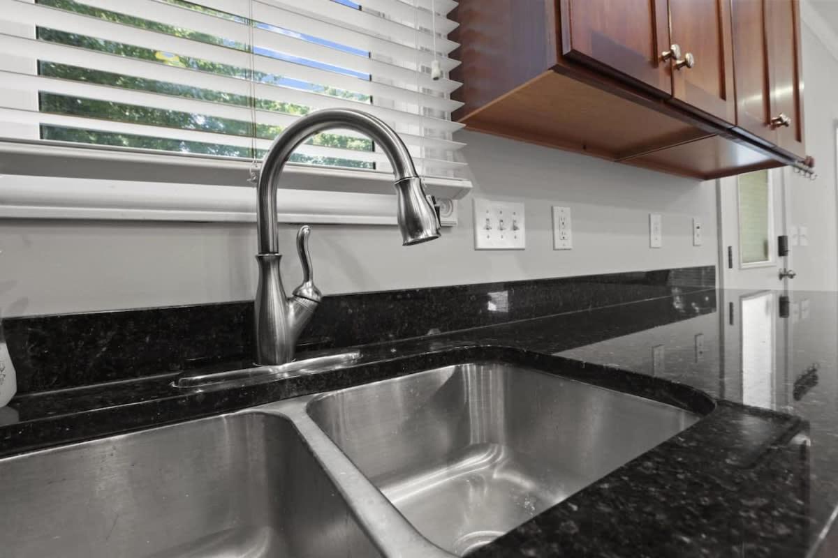 Housepitality - The Victorian Vacation Home