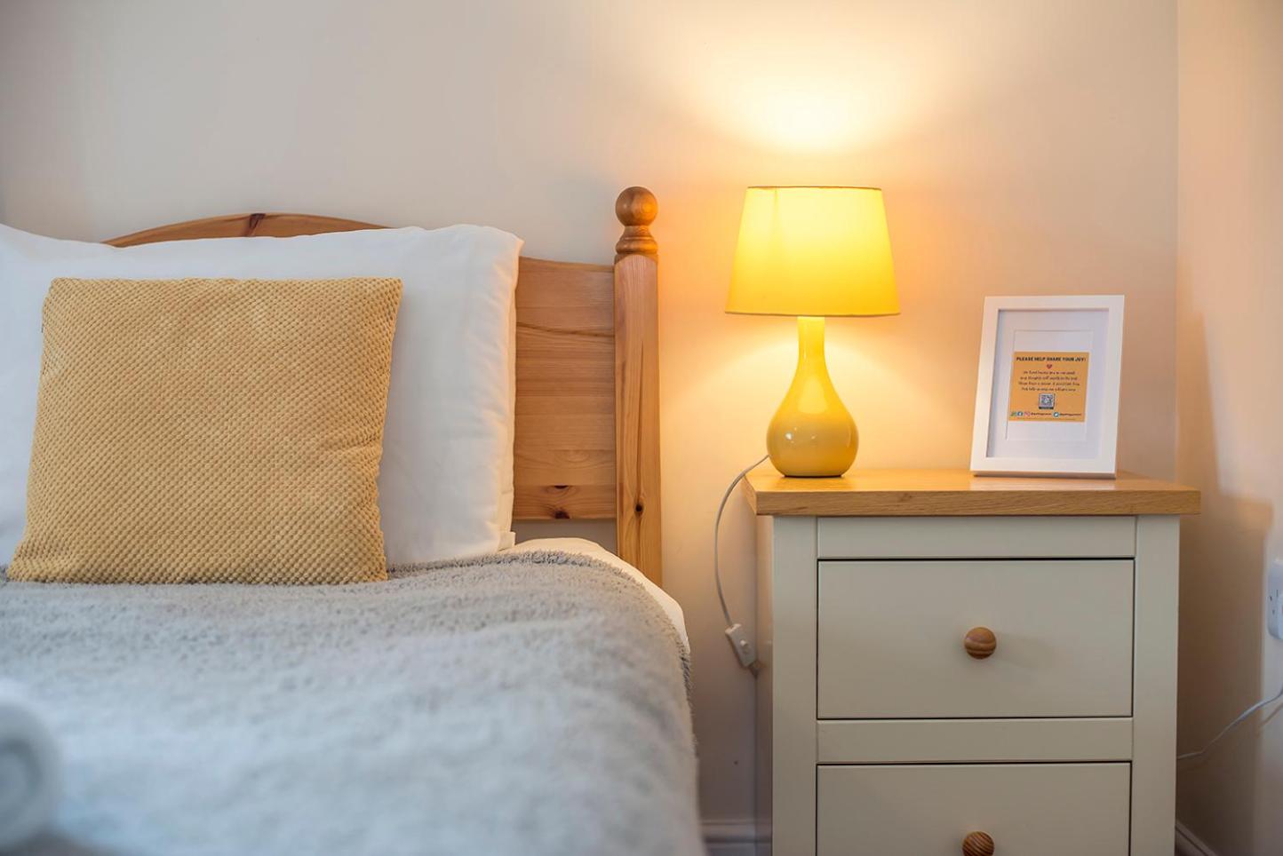 RURAL RETREAT WALES Indoor Hot Tub, Log Fire, Starry Skies, Woodland Walks