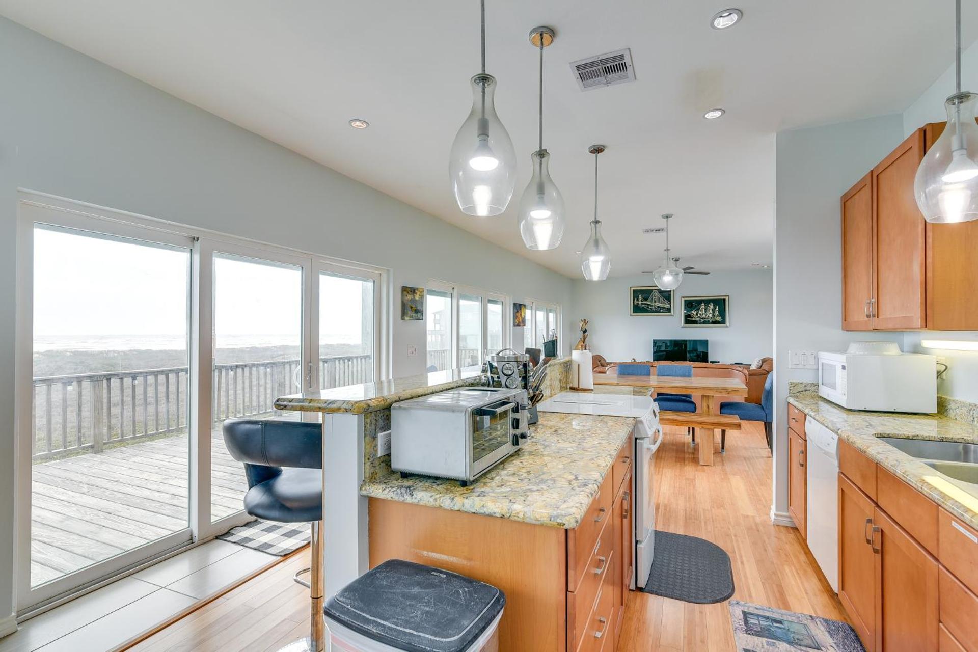 BBQs and Decks Oceanfront Surfside Beach Home