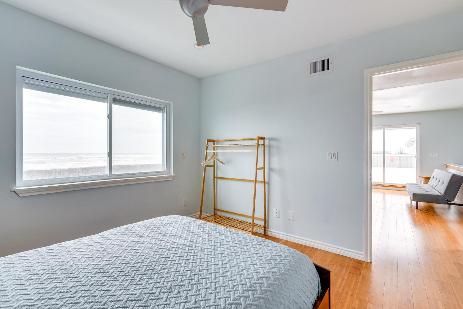 BBQs and Decks Oceanfront Surfside Beach Home