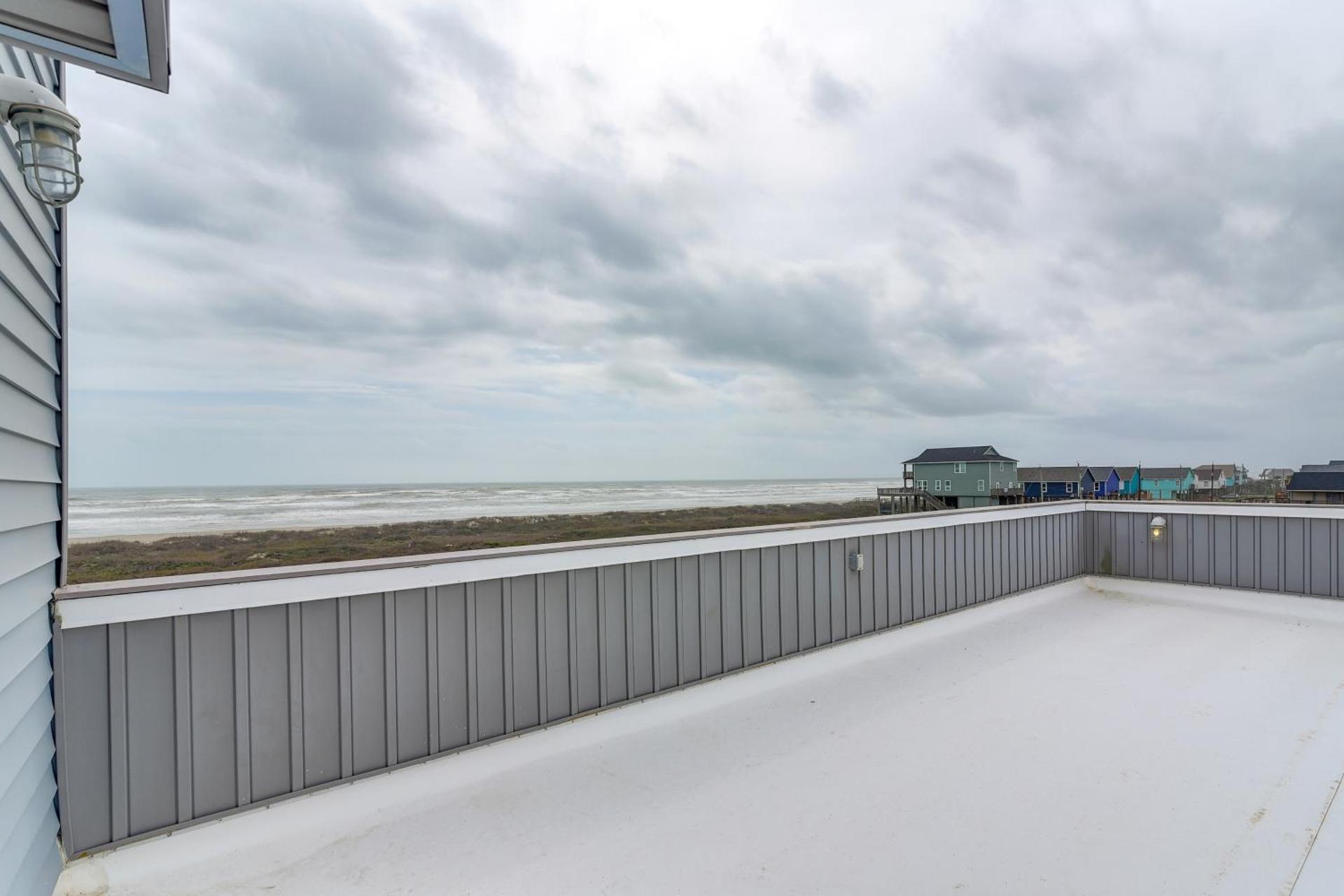 BBQs and Decks Oceanfront Surfside Beach Home
