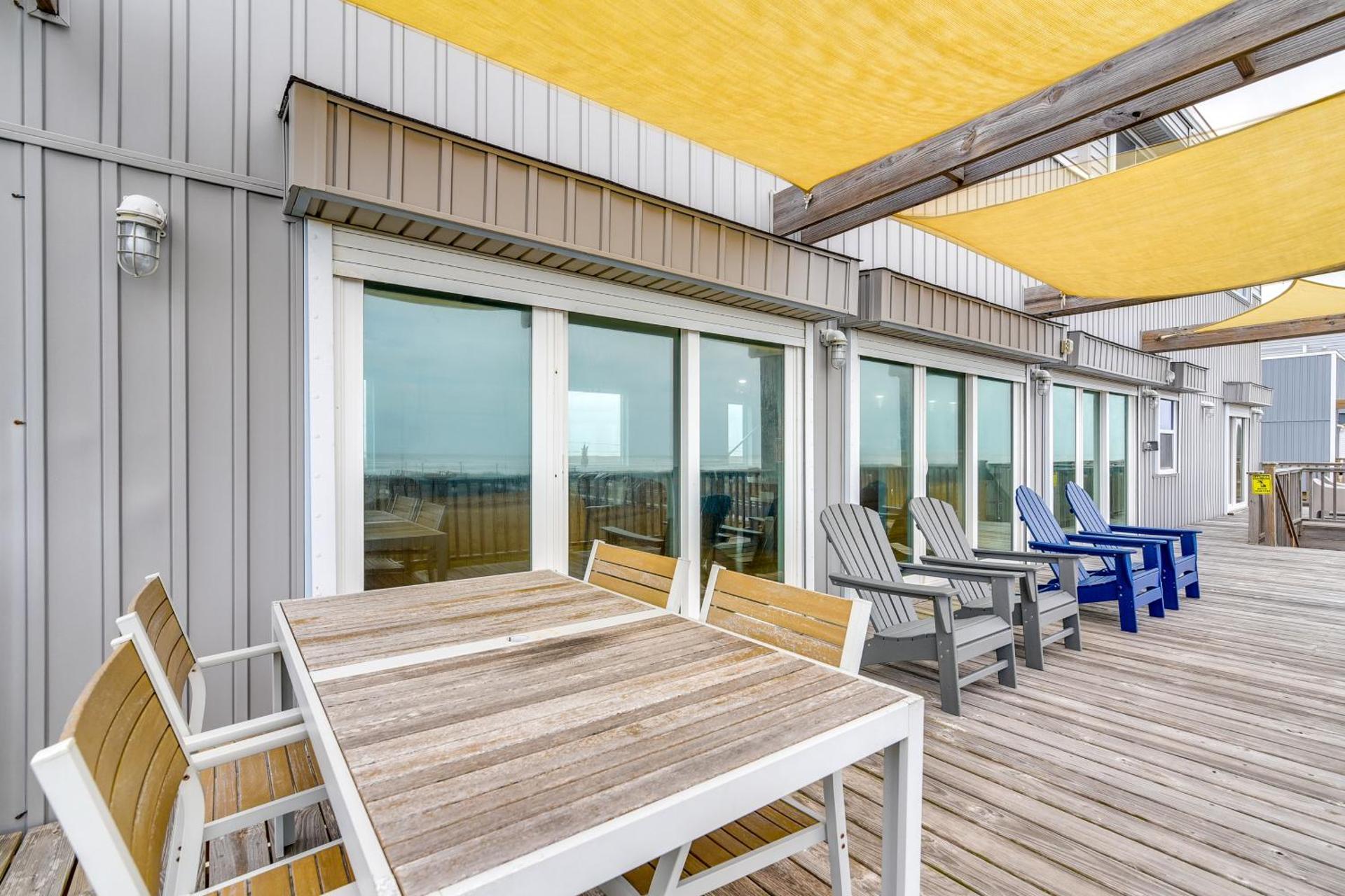 BBQs and Decks Oceanfront Surfside Beach Home