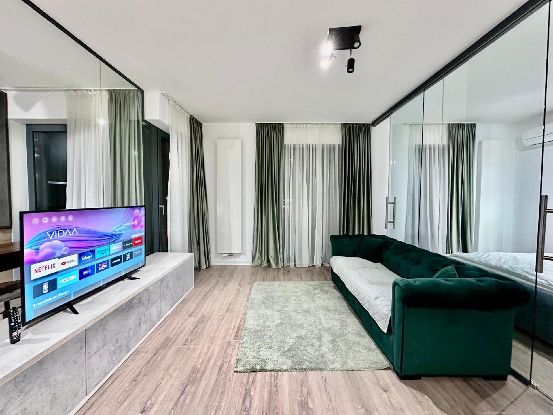 CozyBoutique @subway in North