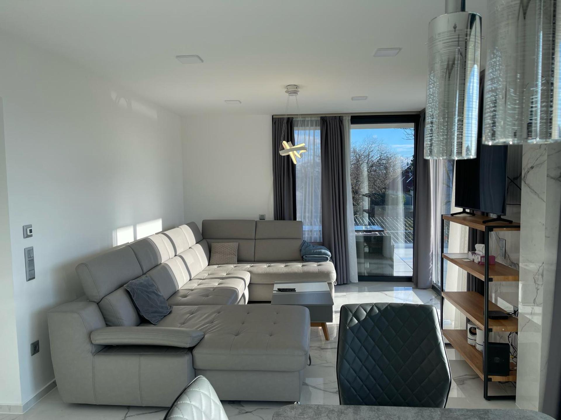 Luxury Apartments in Balatonalmádi, Almádi Lux Apartman II - Crystal White