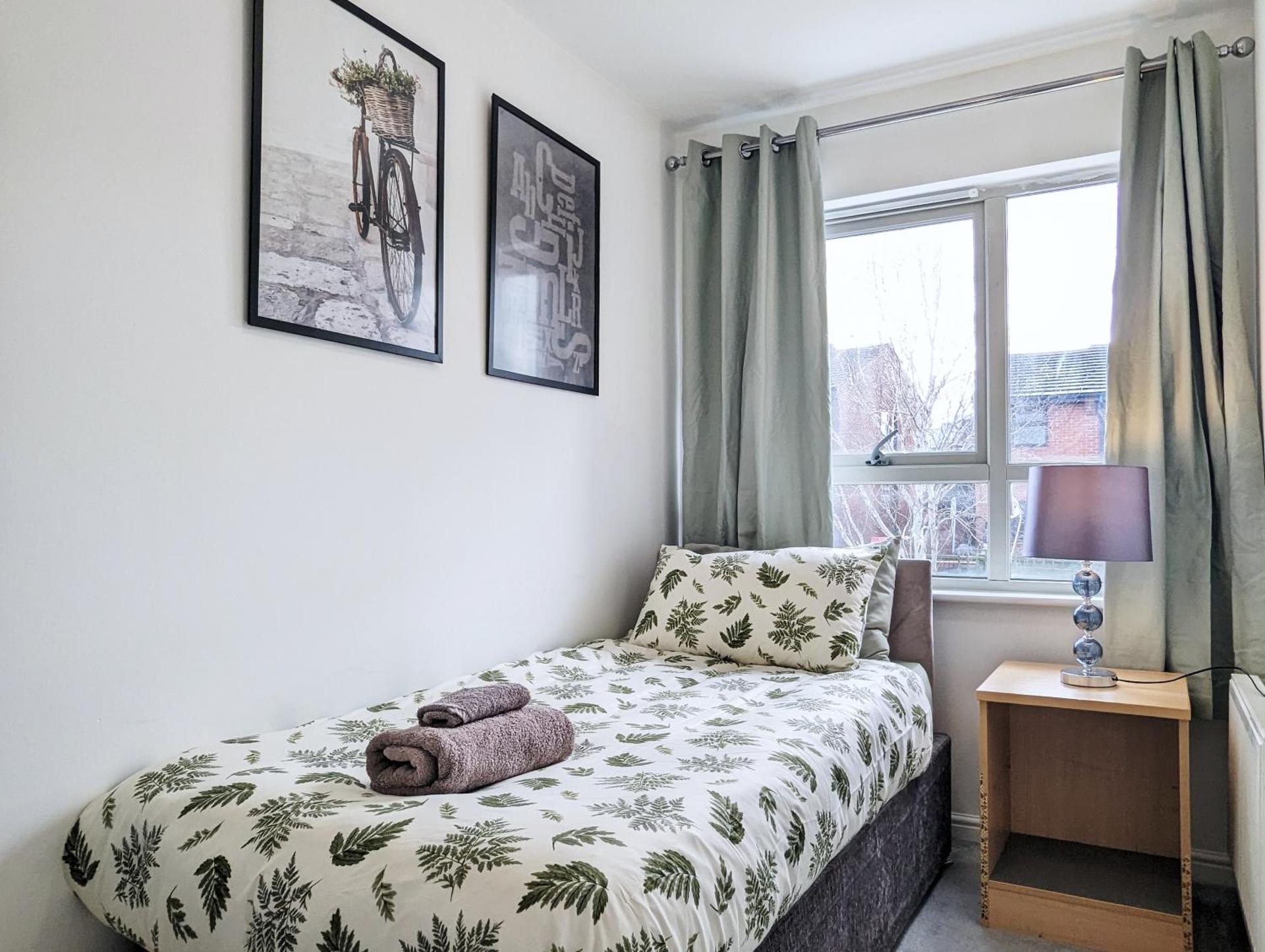 Guest Rooms Near City Centre & Dock Free Parking