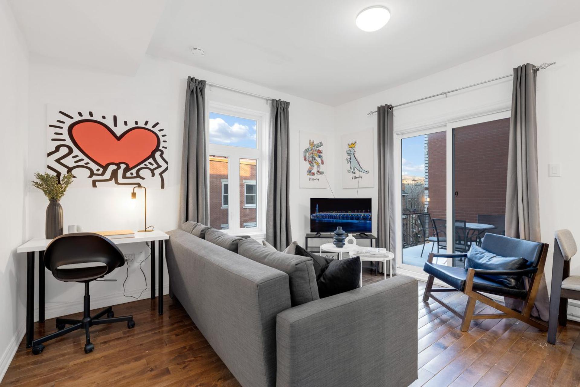 Communal lounge/ TV room