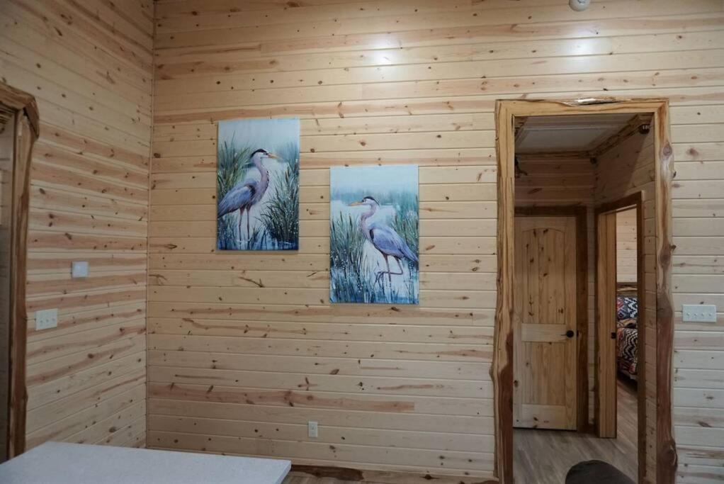 Toledo Queen Lakefront Custom 4 BR Home, Boathouse