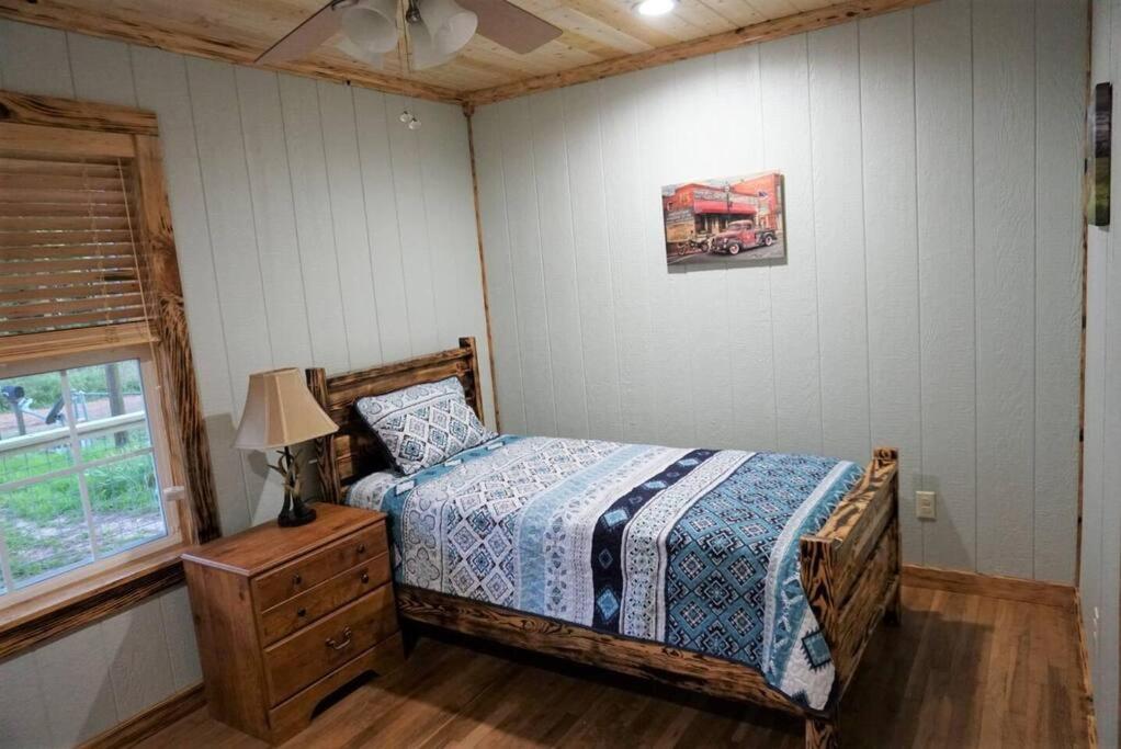 Toledo Queen Lakefront Custom 4 BR Home, Boathouse