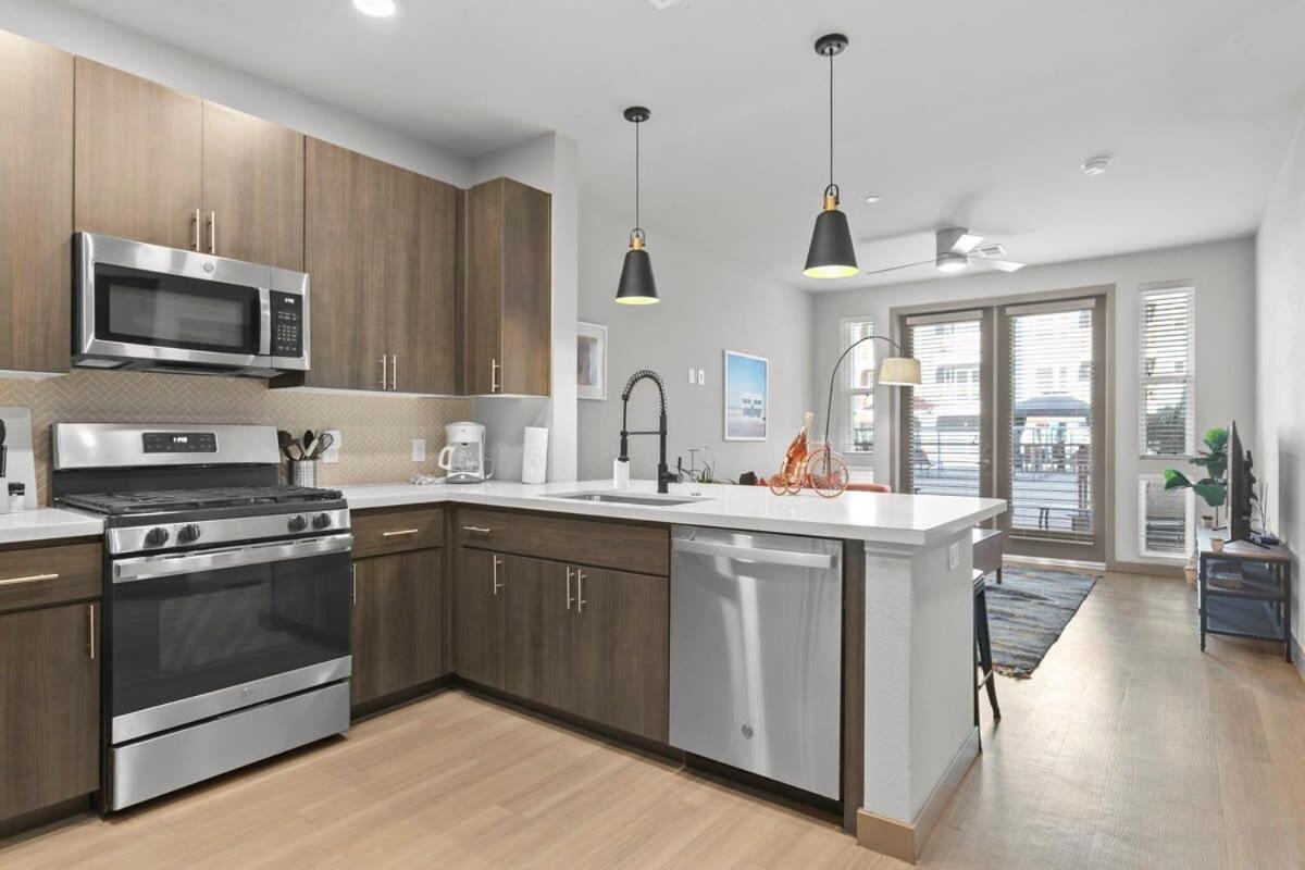 Cozysuites PHX RORO Gym, Pool, Pets, Parking! #5