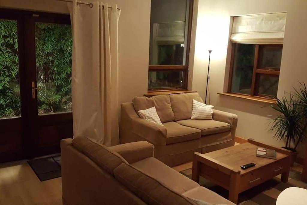 Bright spacious mews in great location