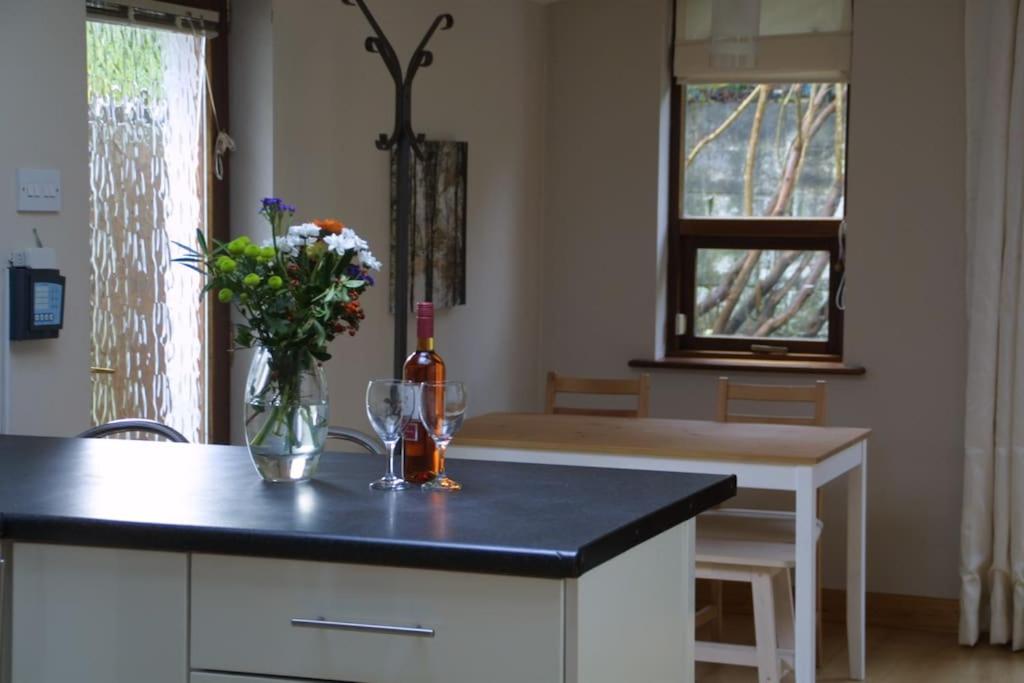 Bright spacious mews in great location