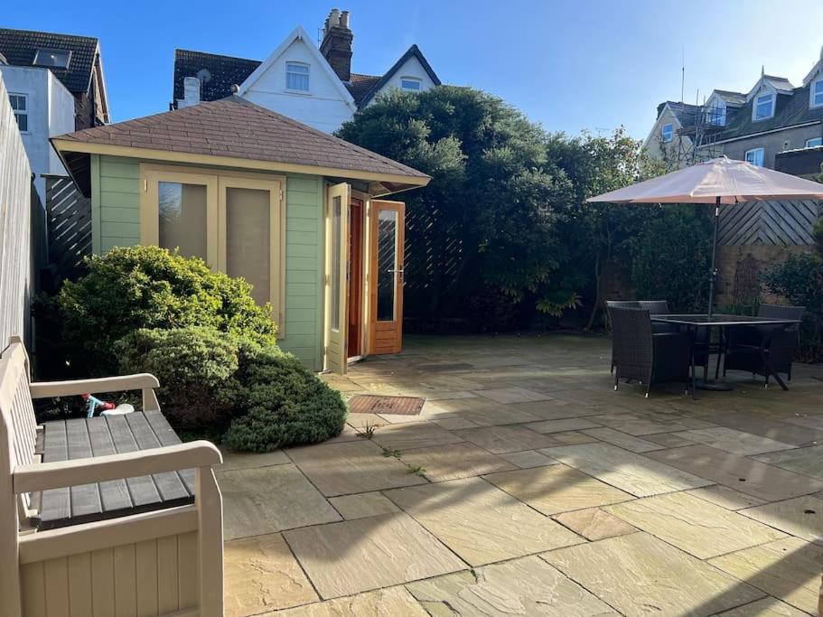 SoHot Stays-Garden Apt-Free Parking Ground Flr