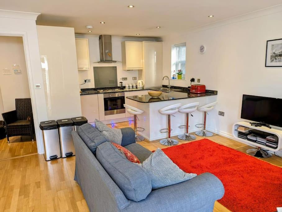 SoHot Stays-Garden Apt-Free Parking Ground Flr