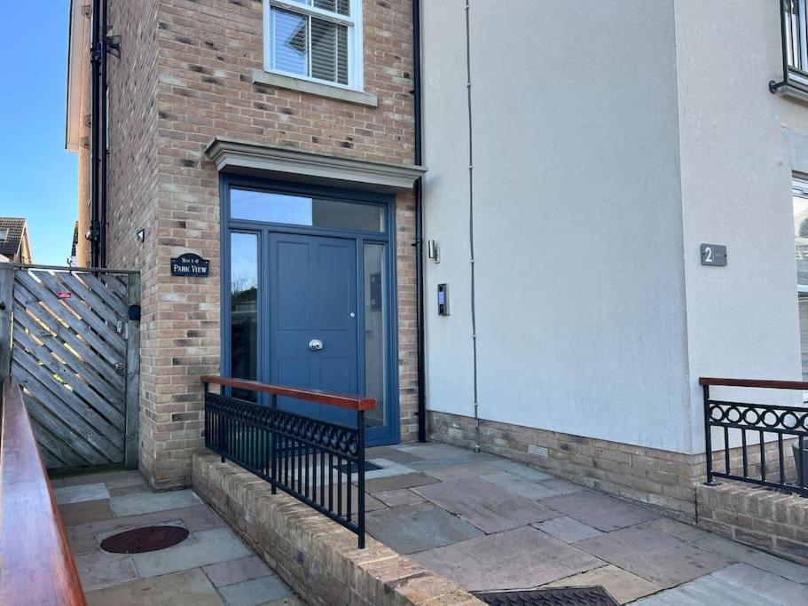 SoHot Stays-Garden Apt-Free Parking Ground Flr