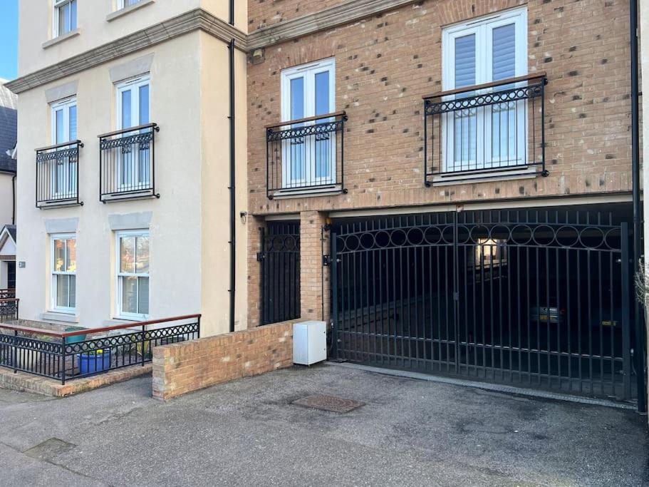 SoHot Stays-Garden Apt-Free Parking Ground Flr