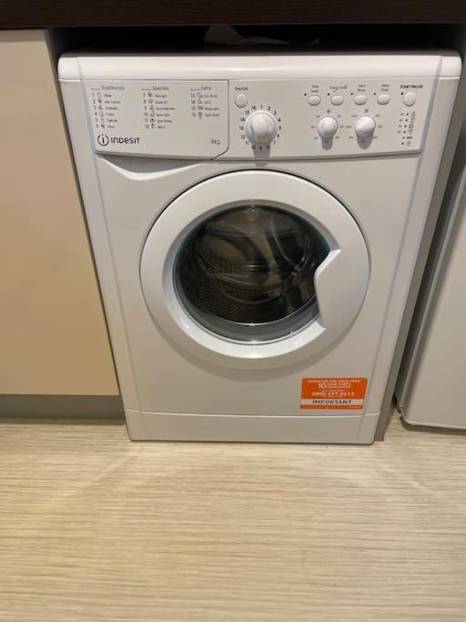 2bdroom city center house Perfect for contractors