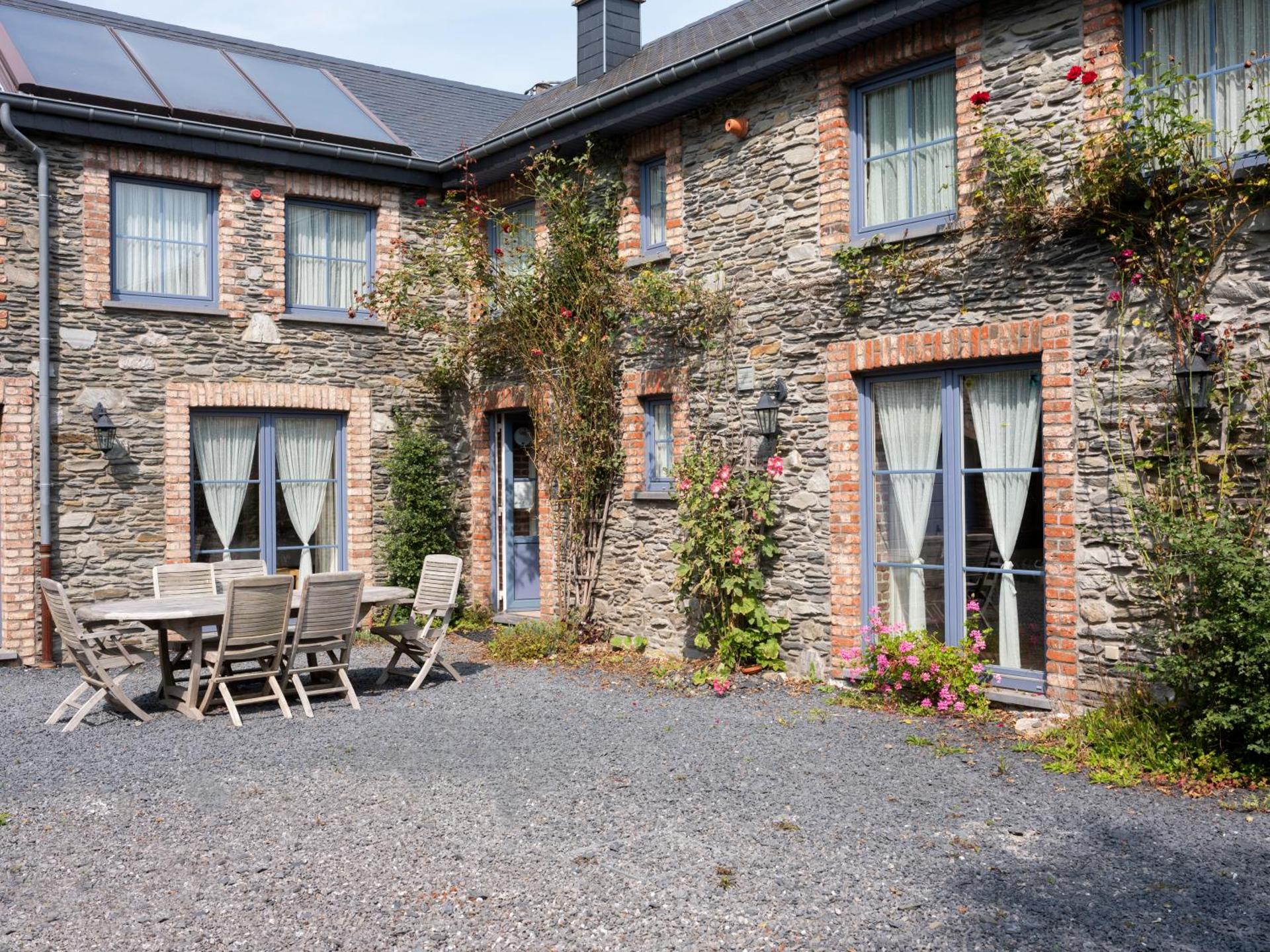 Inner courtyard view