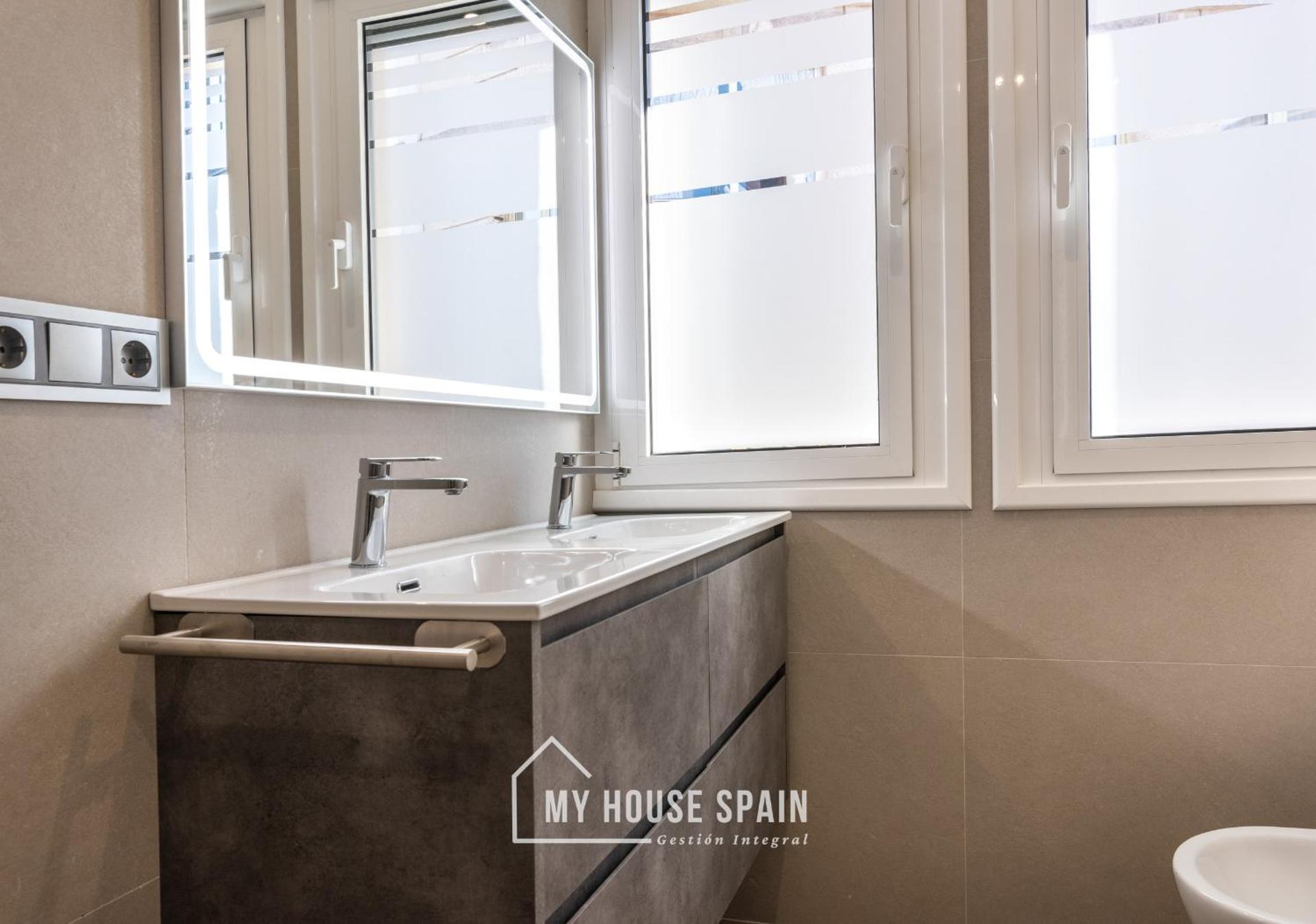 MyHouseSpain - Salustio Apartments