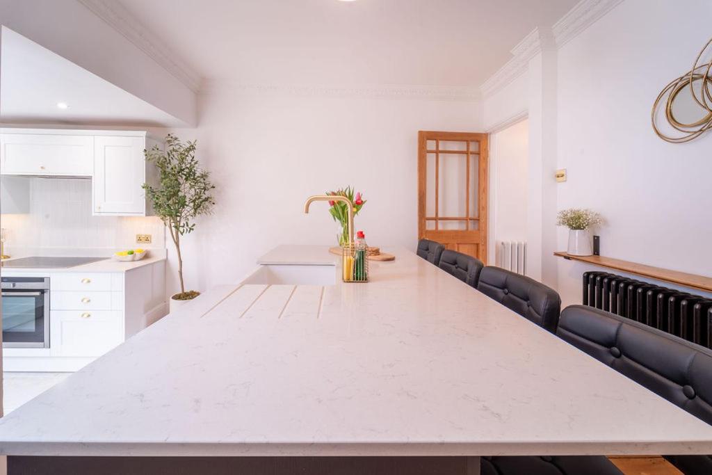 Elegant 3 bedroom home in the centre of Cheltenham