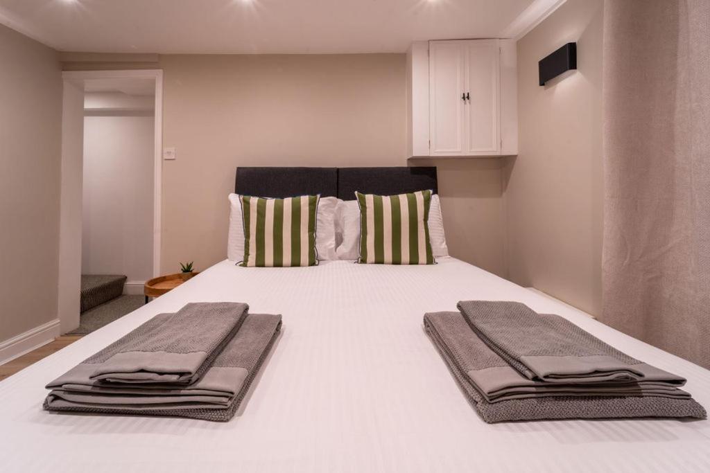 Elegant 3 bedroom home in the centre of Cheltenham