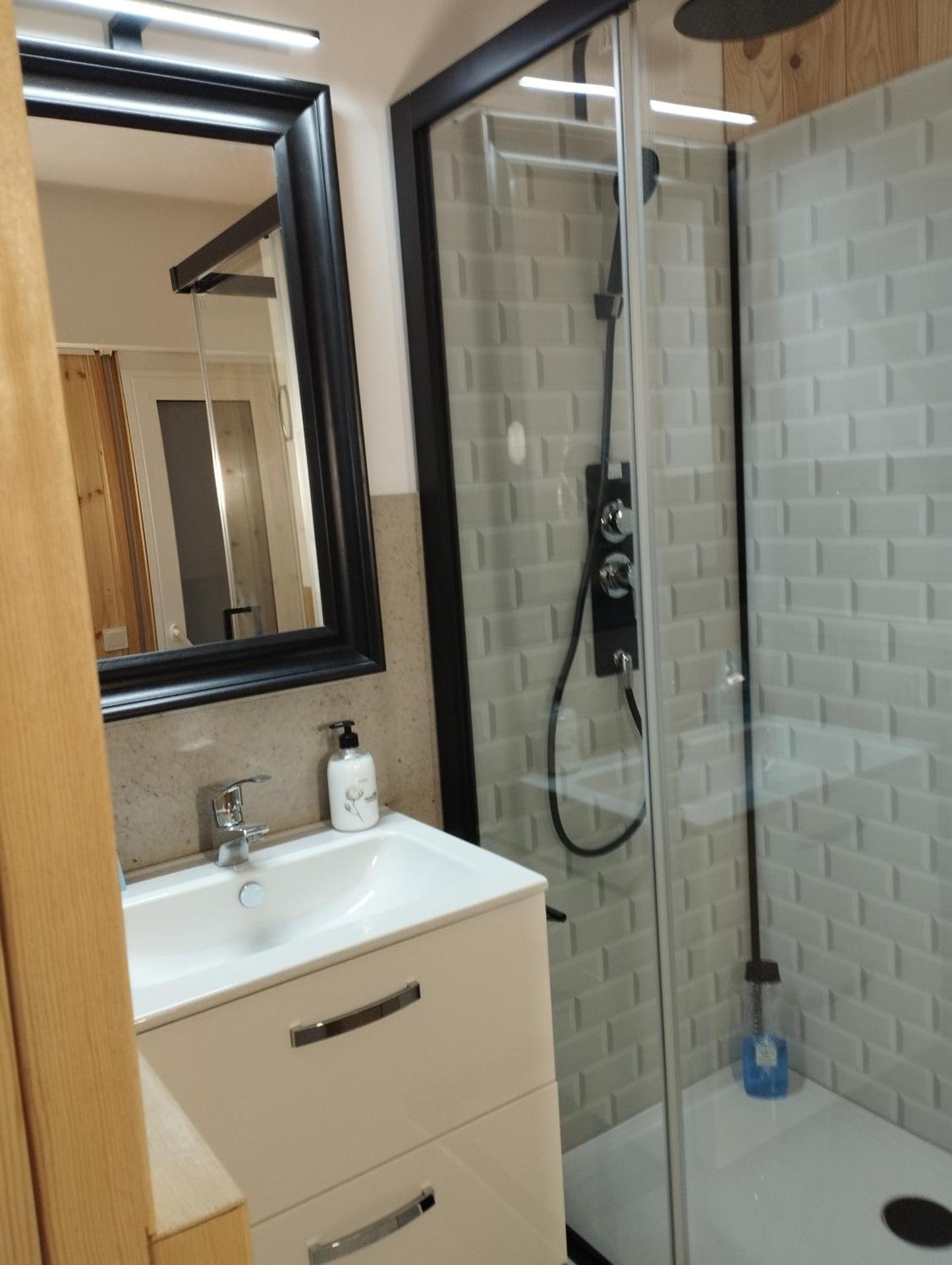 CHAMBRES D'HÔTES CHEZ CATHERINE A REUS chambre bord de mer avec salle de bains privée