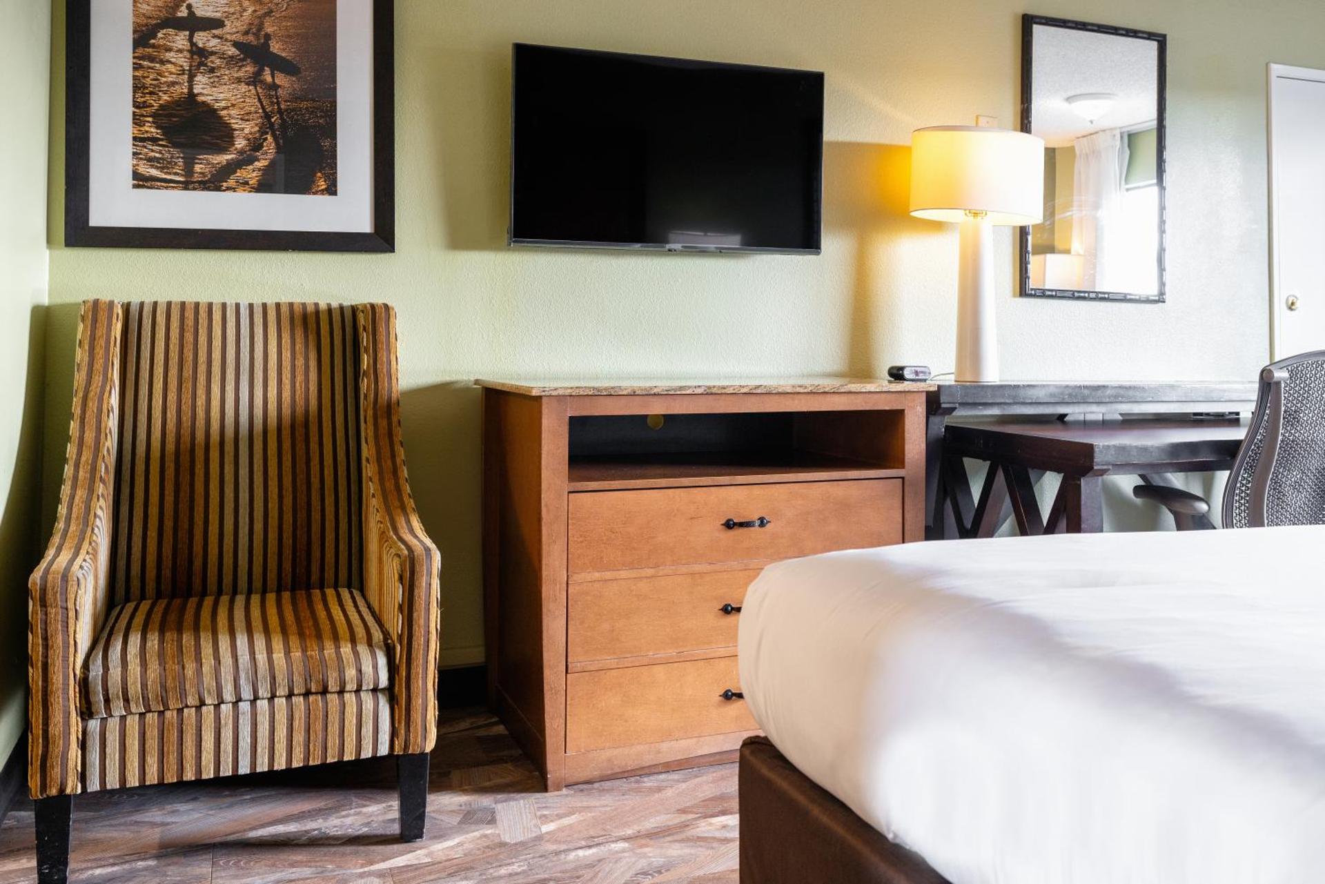 The Buena Park Hotel & Suites