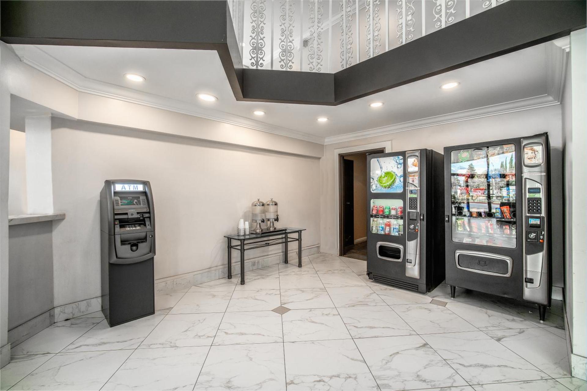 The Buena Park Hotel & Suites