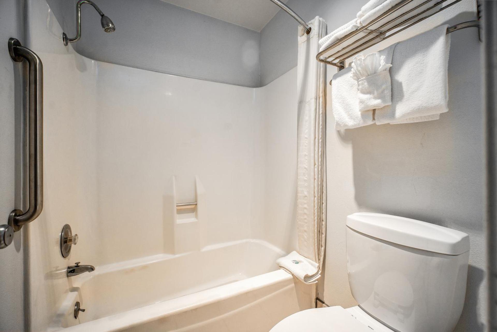 Two Bedroom Suite, 3 Queen Beds with Sofa Bed, 2 Bathrooms, Non Smoking