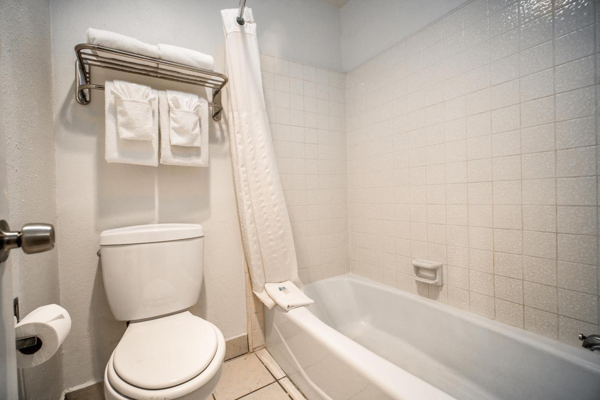 Two Bedroom Suite, 2 Queen Beds with Sofa Bed, 2 Bathrooms, Non Smoking