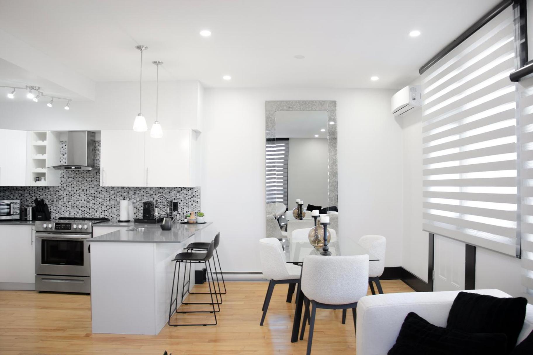 Chic 1-Bedroom Retreat in Montreal's Vibrant Plateau Mont-Royal Area - Apt 3