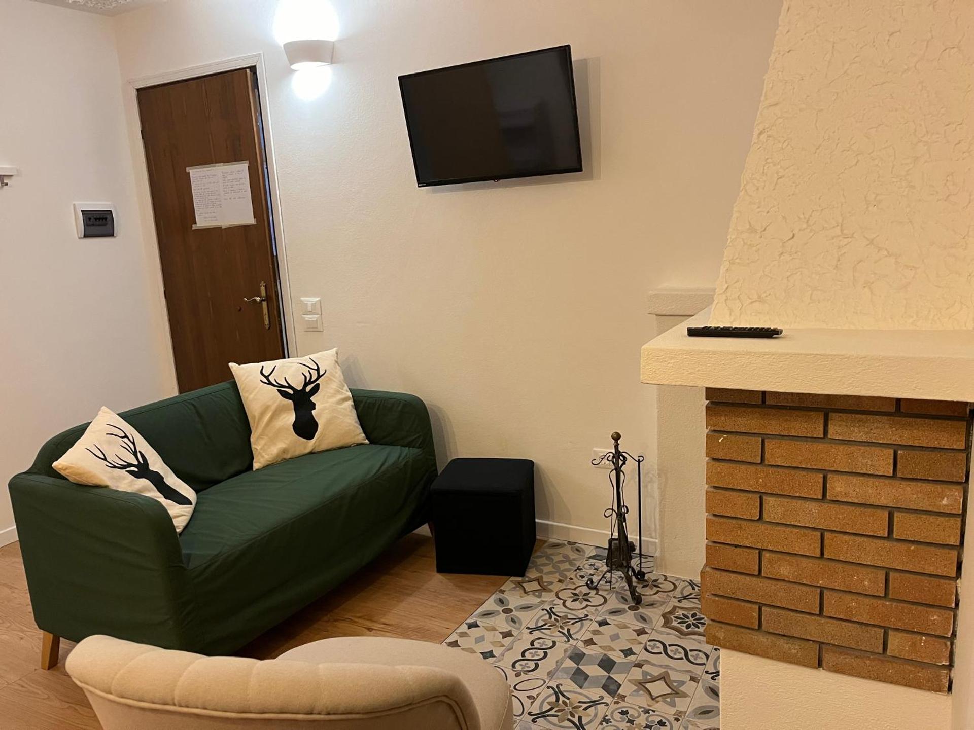 Communal lounge/ TV room