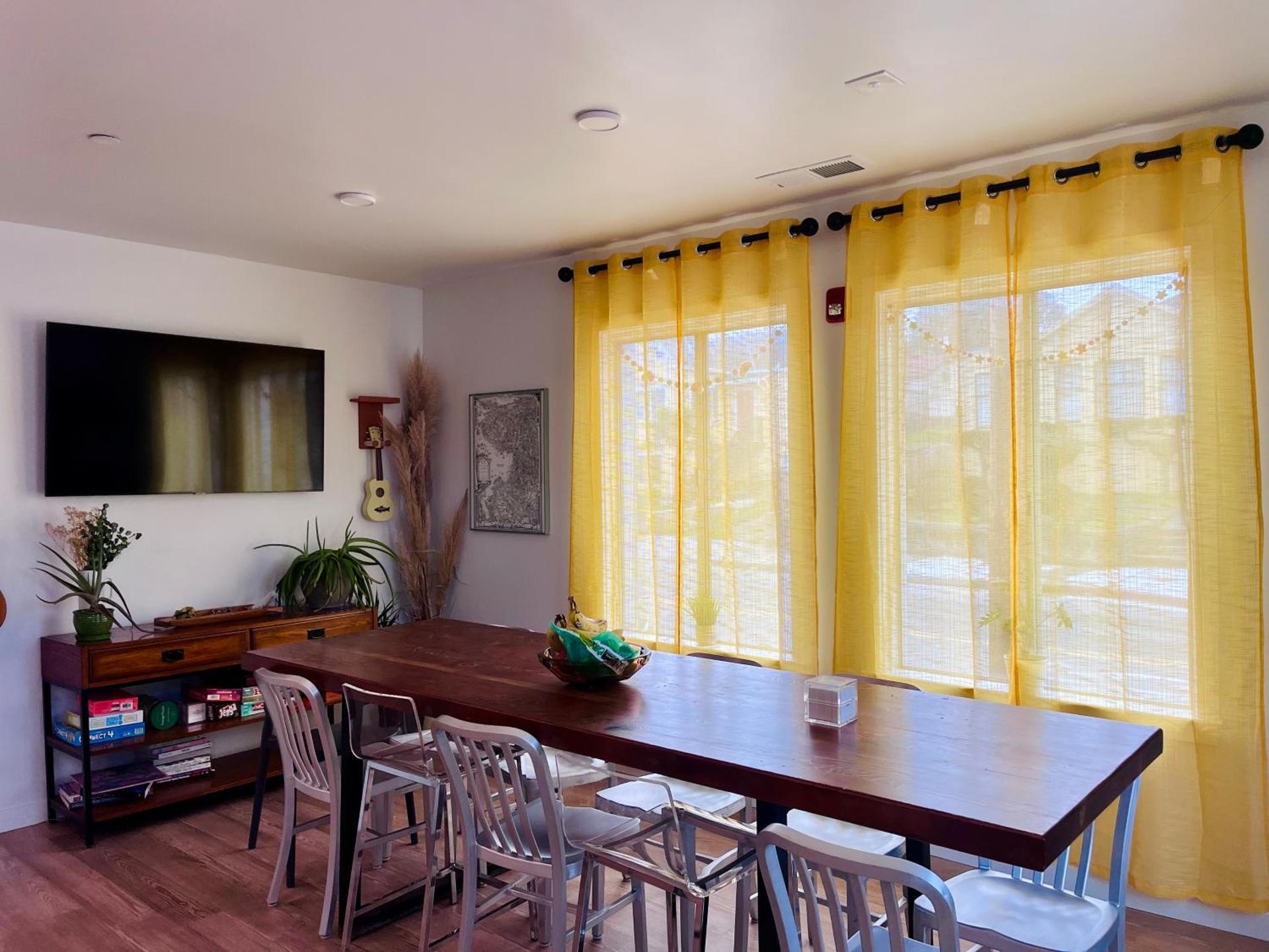 Communal lounge/ TV room