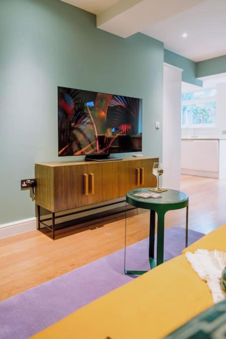 Modern 1BR in Brixton - Just Renovated!