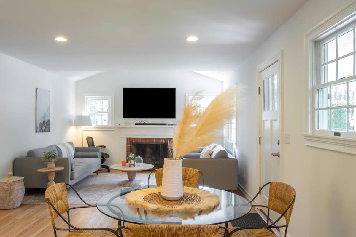 Heated Pool, Driftwood Cottage by RoveTravel