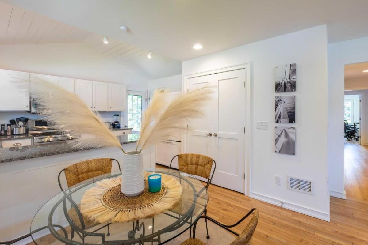 Heated Pool, Driftwood Cottage by RoveTravel