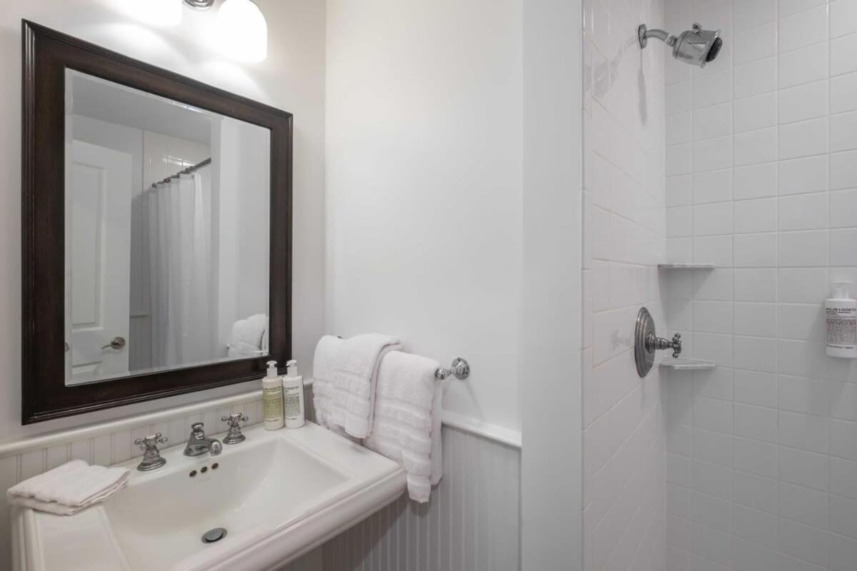 Heated Pool, Driftwood Cottage by RoveTravel