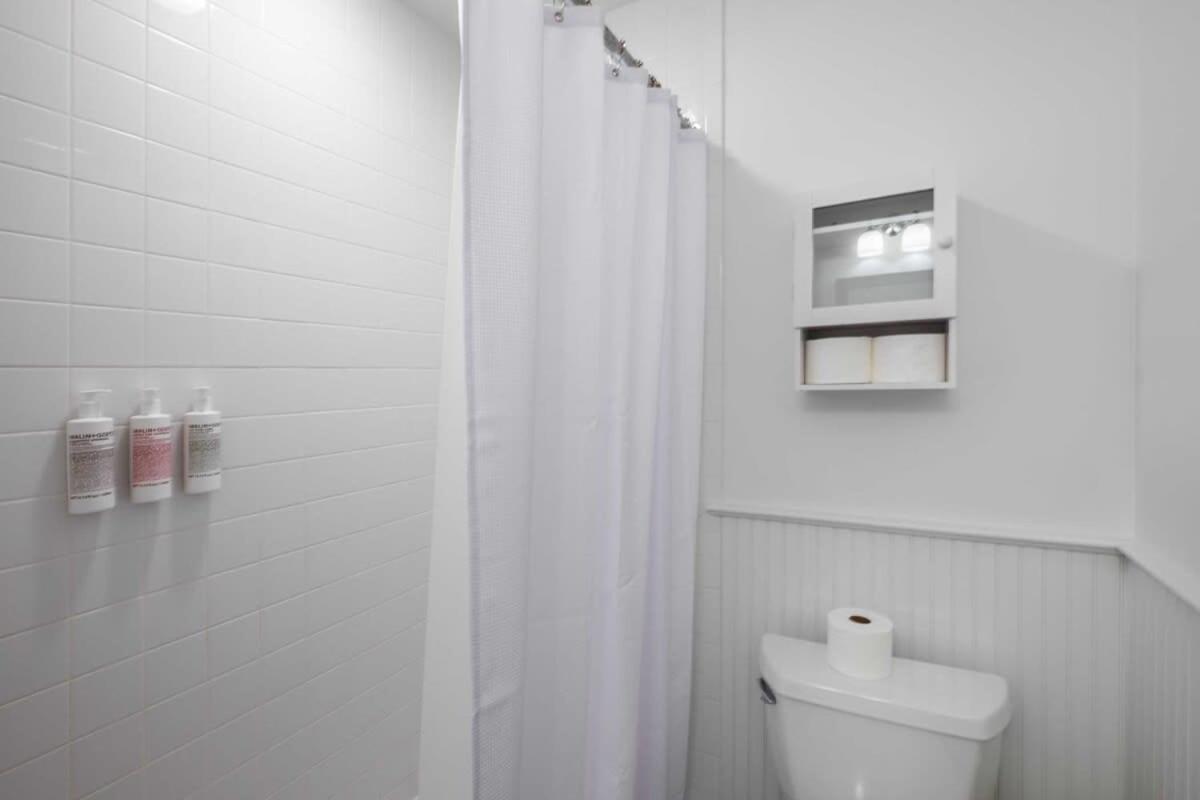 Heated Pool, Driftwood Cottage by RoveTravel