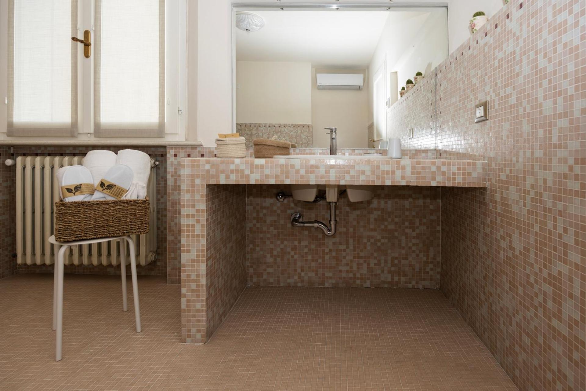 Palazzo Gessi Room and Breakfast