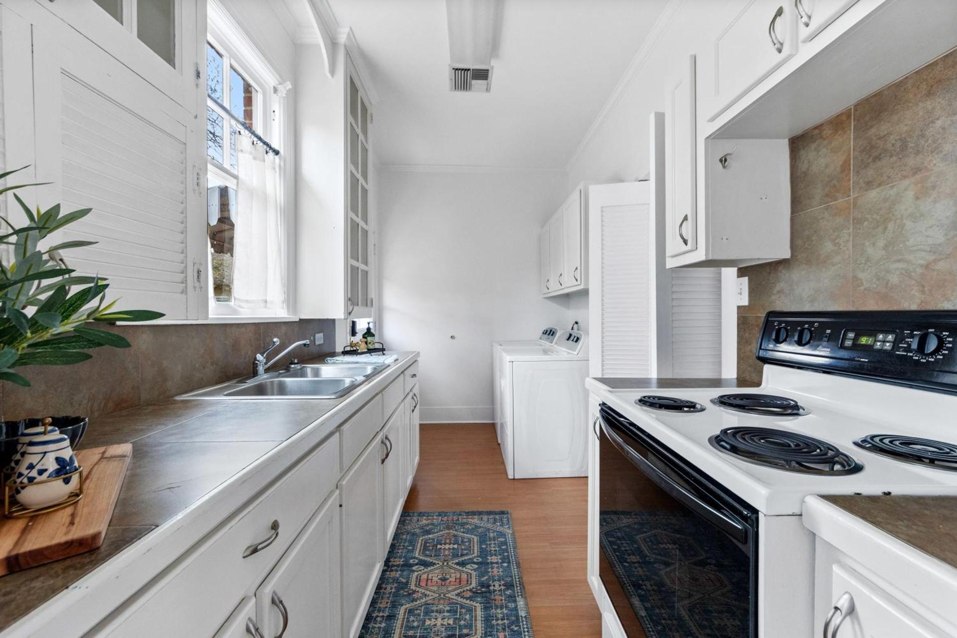 Historic Home w a Fresh Look - Downtown