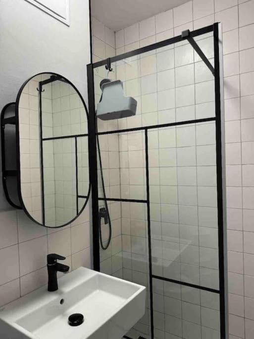 Double Studio near University Square - 2 Balconies