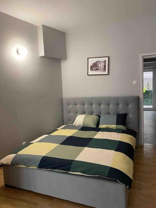 Double Studio near University Square - 2 Balconies