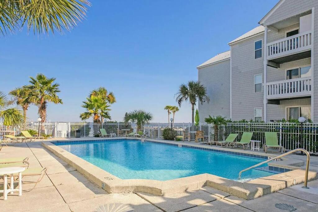 Emerald Coast Island Vibes!