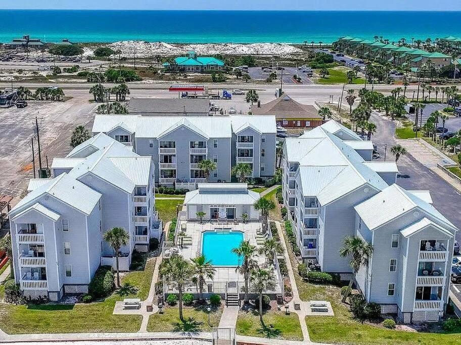 Emerald Coast Island Vibes!